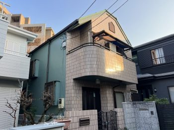 小金井市桜町〜133万円で一戸建ての屋根壁塗装した施行事例